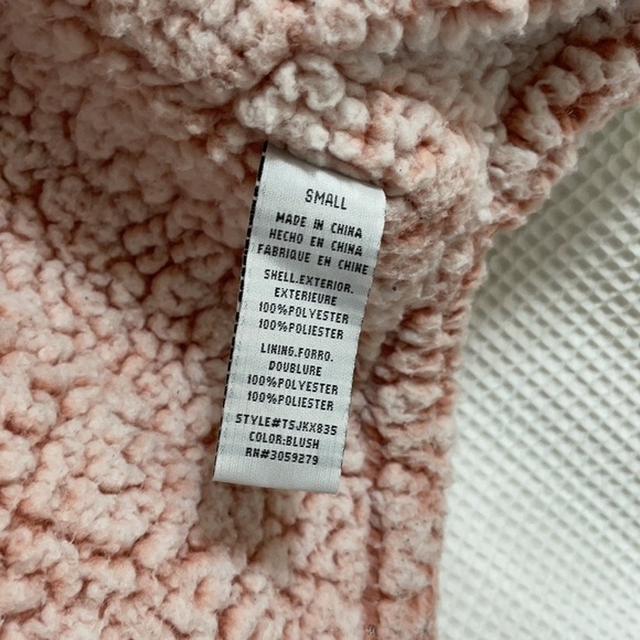 Soft Pink Faux Fur Vest - Picture 4 of 5